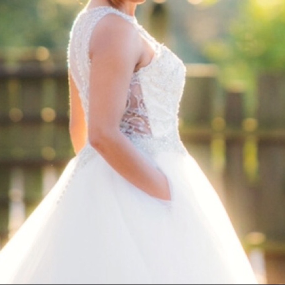 Ivory wedding gown